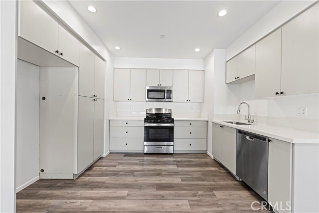 7064 Greeley St, Tujunga CA: https://media.crmls.org/medias/c62746a9-6102-406d-93ab-64c3f3a518e4.jpg