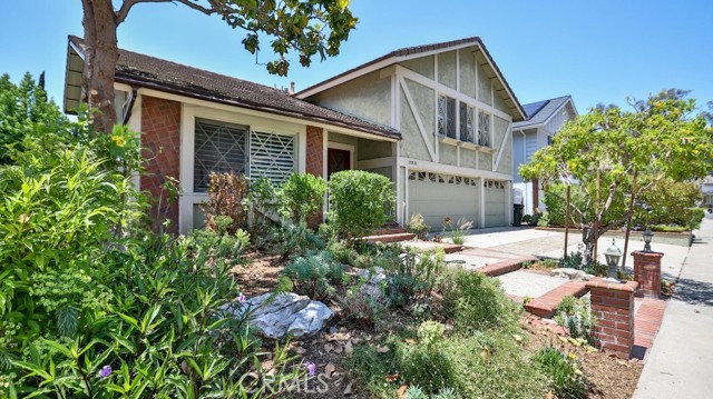 20931 Avenida Amapola, Lake Forest CA: https://media.crmls.org/medias/c6277f98-2eac-49a4-a134-8ce28e870df6.jpg