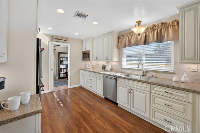 Detail Gallery Image 20 of 46 For 22948 Magnolia Glen, Valencia,  CA 91354 - 4 Beds | 2 Baths