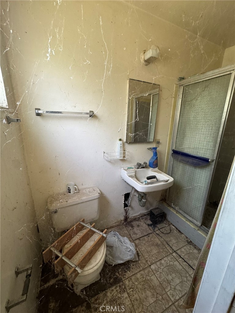 https://media.crmls.org/medias/c628278d-0804-4e93-93a2-cdbef0aeba44.jpg?preset=X-Large