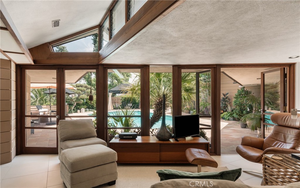 MLS #OC25145923 img 15