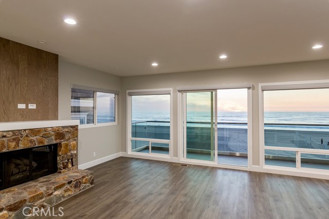 Detail Gallery Image 12 of 36 For 304 the Strand, Manhattan Beach,  CA 90266 - 4 Beds | 4/1 Baths