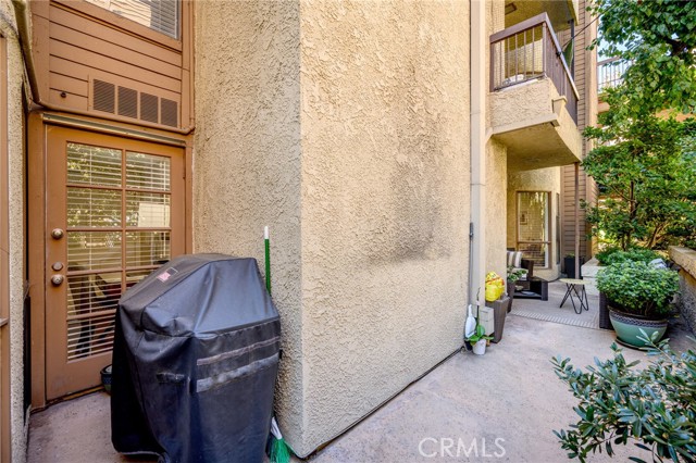 236 N Louise Street, Glendale CA: https://media.crmls.org/medias/c628ae83-e228-4a07-b7e0-531d60b86ad8.jpg