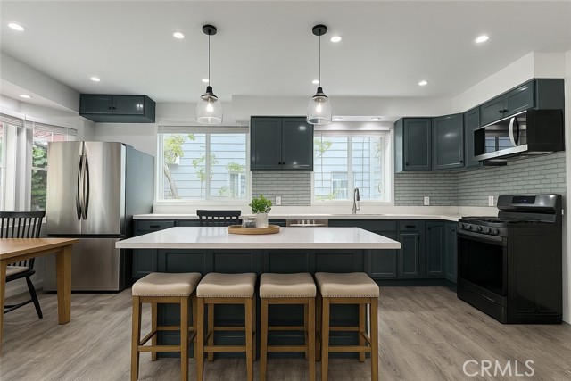 Detail Gallery Image 2 of 22 For 2212 Linda Flora Dr, Los Angeles,  CA 90077 - 3 Beds | 2/1 Baths