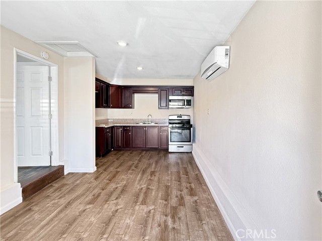 Detail Gallery Image 2 of 12 For 9250 Olive St #C,  Fontana,  CA 92335 - 1 Beds | 1 Baths