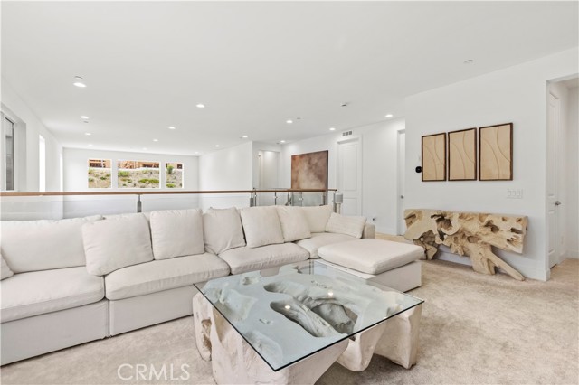 Detail Gallery Image 31 of 74 For 27526 Elderberry Dr, Valencia,  CA 91381 - 5 Beds | 5/1 Baths