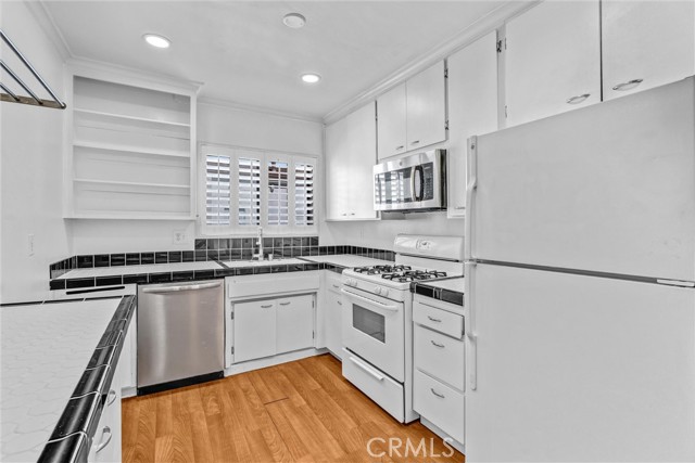 Detail Gallery Image 14 of 26 For 1840 Camden #202,  Los Angeles,  CA 90025 - 1 Beds | 1 Baths