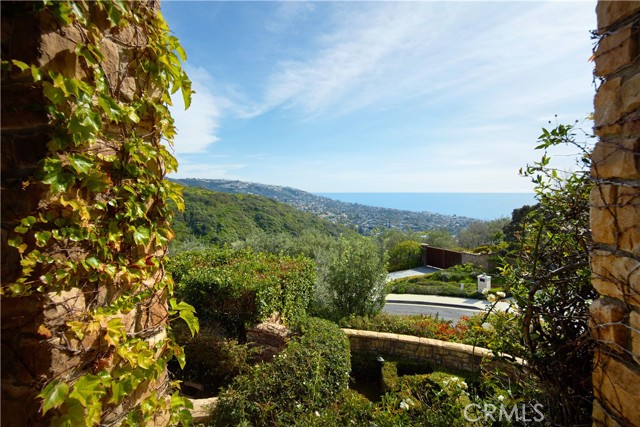 Detail Gallery Image 31 of 42 For 1302 Skyline Dr, Laguna Beach,  CA 92651 - 4 Beds | 4/1 Baths