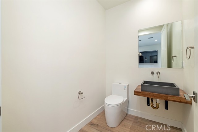 Detail Gallery Image 12 of 33 For 822 S Plymouth #4,  Los Angeles,  CA 90005 - 4 Beds | 3/1 Baths