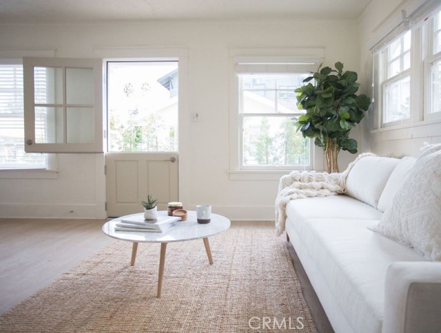 342 N Avenue 57, Highland Park CA: https://media.crmls.org/medias/c62b3473-4295-4e8b-b8a1-ac2a90902eab.jpg