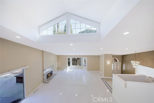 Detail Gallery Image 10 of 49 For 2255 E Chevy Chase Dr, Glendale,  CA 91206 - 4 Beds | 3 Baths