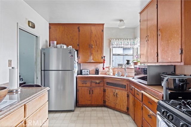 7437 Laura Street, Downey CA: https://media.crmls.org/medias/c62ba690-b651-4e7b-99be-f2d3ba30a6d7.jpg