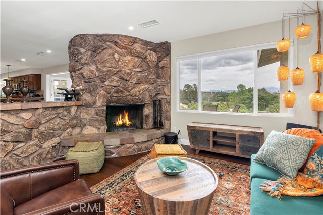735 Del Valle Drive, Fallbrook CA: https://media.crmls.org/medias/c62c303e-1e7c-4b08-a311-2e90857842e1.jpg