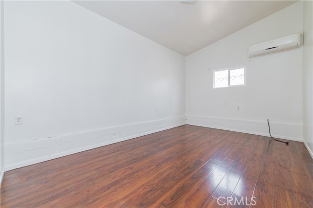 Image 33 of 40 For 1003 Rodilee Avenue
