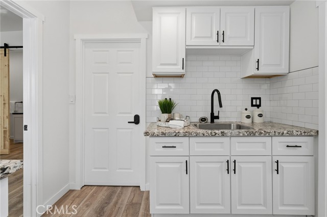 Detail Gallery Image 29 of 45 For 6020 Neddy Ave, Woodland Hills,  CA 91367 - 5 Beds | 3 Baths