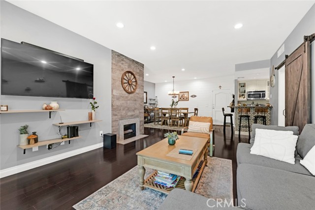 11225 Peach Grove Street, North Hollywood CA: https://media.crmls.org/medias/c62daf42-af26-428e-be40-9b6c3f8591ab.jpg