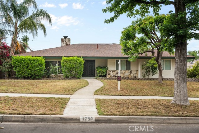 1754 N 1st Avenue, Upland CA: https://media.crmls.org/medias/c62e74b2-5378-4232-acdf-532b96bdc699.jpg