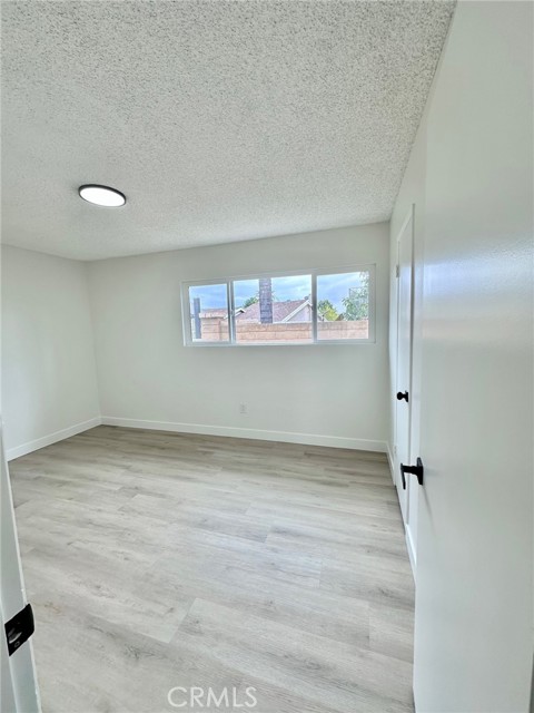 Detail Gallery Image 10 of 23 For 2465 N Idyllwild Ave, Rialto,  CA 92377 - 4 Beds | 2 Baths