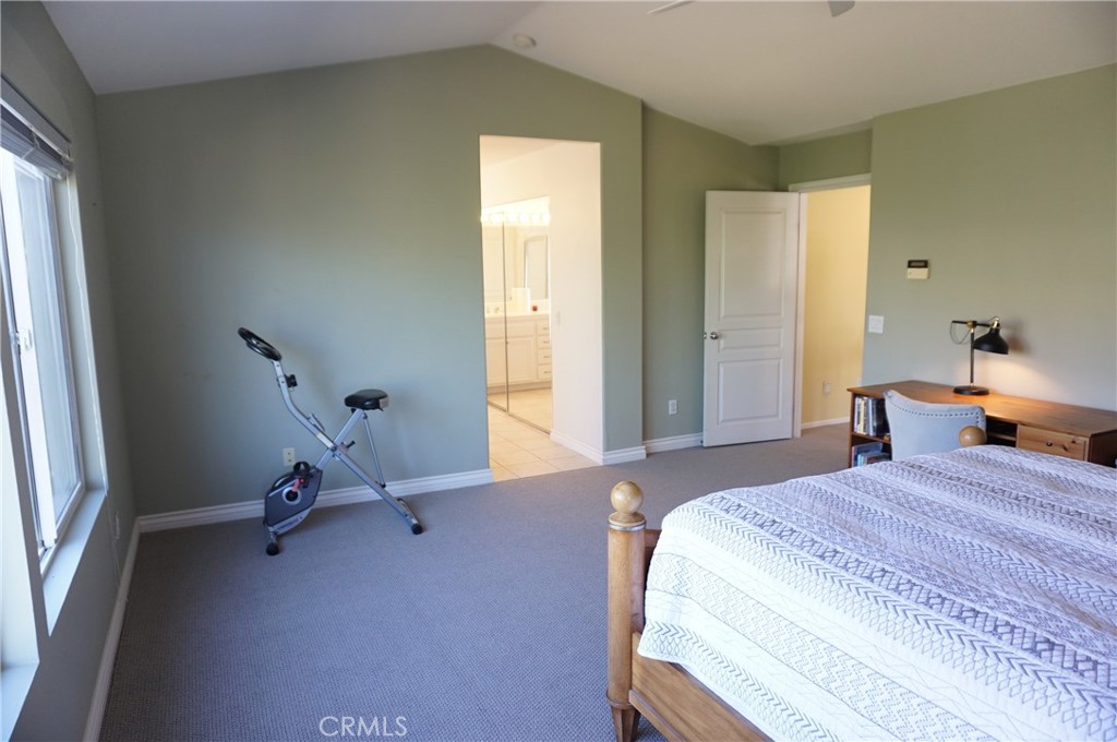 https://media.crmls.org/medias/c62f0794-0072-4445-b741-004e287d6db8.jpg?preset=X-Large