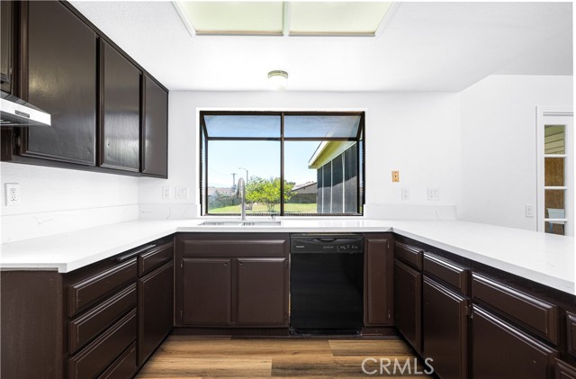 4299 Biscayne Street, Chino CA: https://media.crmls.org/medias/c62f4a23-4e4f-4025-bef2-22e183d38ecc.jpg