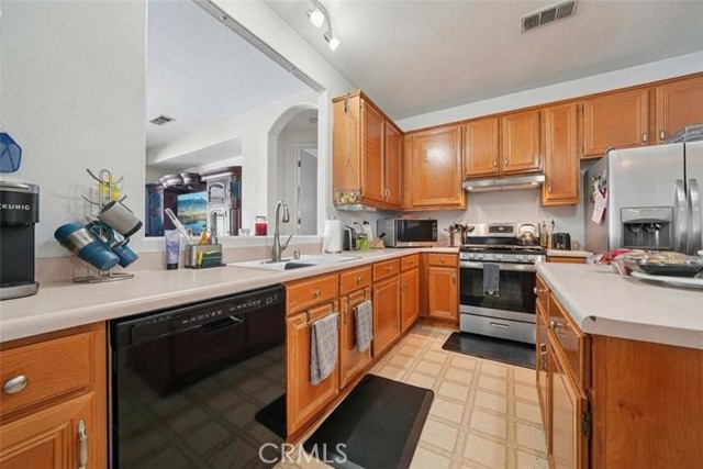 25266 Shady Creek Circle, Menifee CA: https://media.crmls.org/medias/c631cfed-2662-4d6b-8e59-375164095ac0.jpg