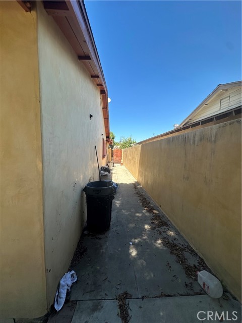 15926 Napa Street, North Hills CA: https://media.crmls.org/medias/c63223a7-7da3-4726-9f6b-4ae9d5975ee9.jpg