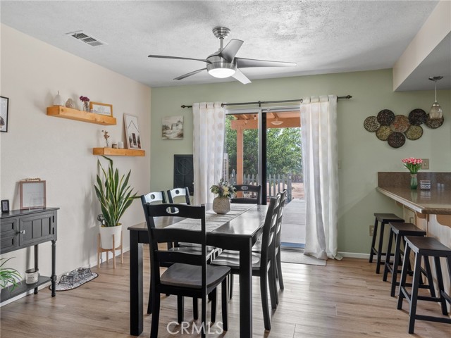 Detail Gallery Image 11 of 40 For 13397 Applewood Rd, Apple Valley,  CA 92308 - 3 Beds | 2 Baths