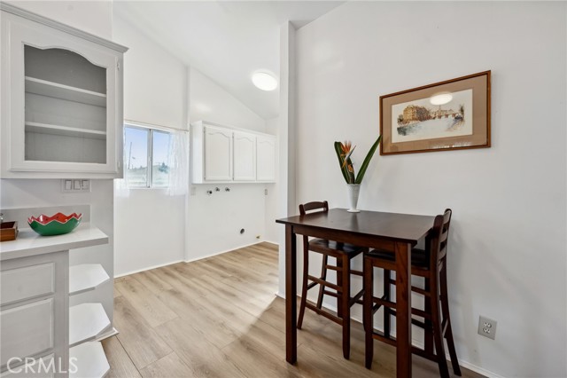 Detail Gallery Image 7 of 42 For 318 E 11th St, Pomona,  CA 91766 - 5 Beds | 2/1 Baths