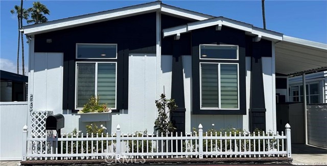 Detail Gallery Image 3 of 39 For 237 Plymouth Ave, Newport Beach,  CA 92660 - 3 Beds | 2 Baths