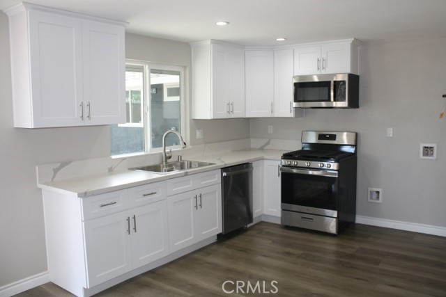 15814 Septo Street, North Hills CA: https://media.crmls.org/medias/c6336942-74fa-4ace-8abb-69be8f8098f6.jpg