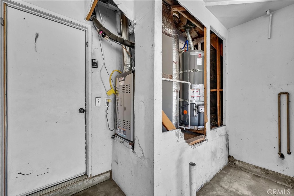 https://media.crmls.org/medias/c6337fcc-8331-43da-93cd-cee05de07896.jpg?preset=X-Large