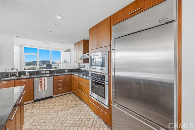 Detail Gallery Image 13 of 38 For 3131 Michelson Dr #1504,  Irvine,  CA 92612 - 3 Beds | 2/1 Baths