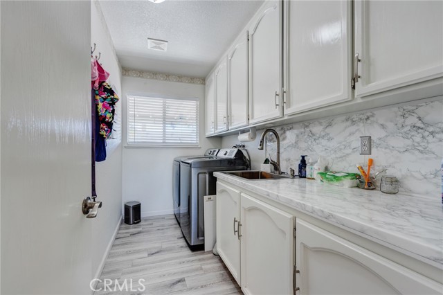 Detail Gallery Image 19 of 42 For 19783 Lara Ln, Apple Valley,  CA 92308 - 4 Beds | 3 Baths