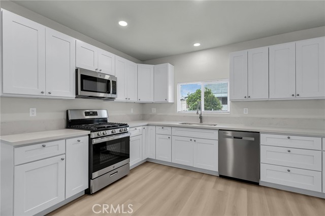 Detail Gallery Image 18 of 26 For 970 E 6th St, Pomona,  CA 91766 - 2 Beds | 2 Baths