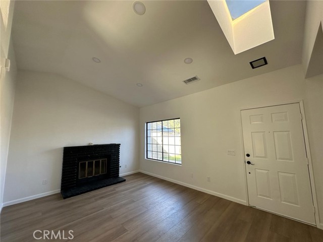 Detail Gallery Image 3 of 23 For 37749 Autumn Ln, Palmdale,  CA 93550 - 3 Beds | 2 Baths