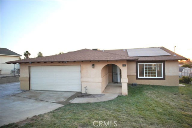 5187 Cedar Street, Jurupa Valley CA: https://media.crmls.org/medias/c63702dc-2a56-4a3e-b765-1ba648ba923e.jpg