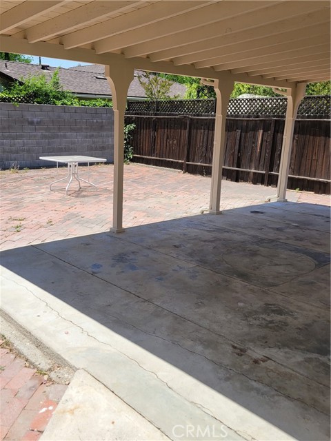 21205 Lopez Street, Woodland Hills CA: https://media.crmls.org/medias/c6373955-e218-4b6f-826d-83bedeb810ea.jpg