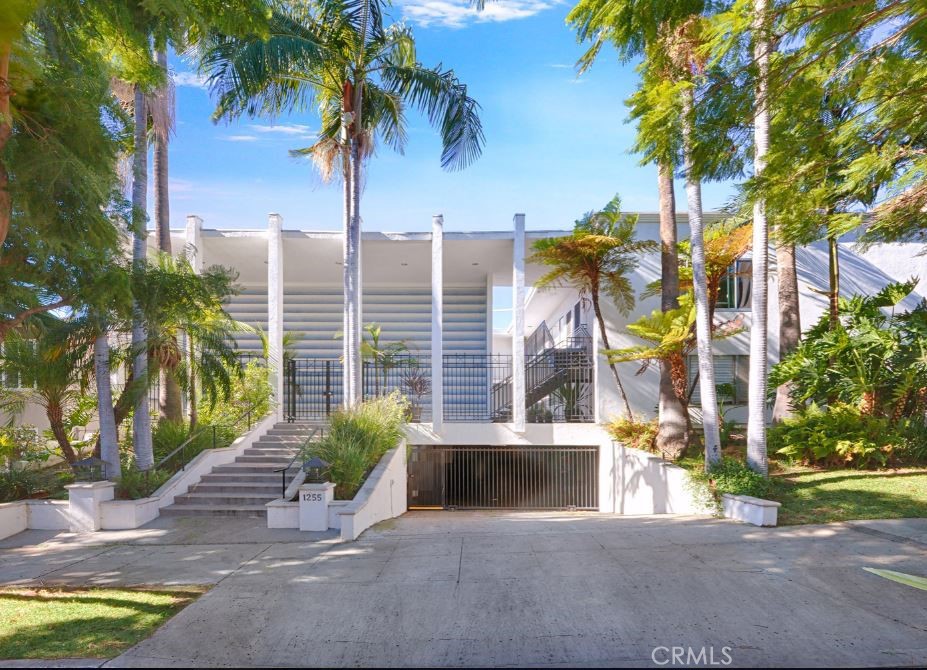 1255 N Harper Avenue #7