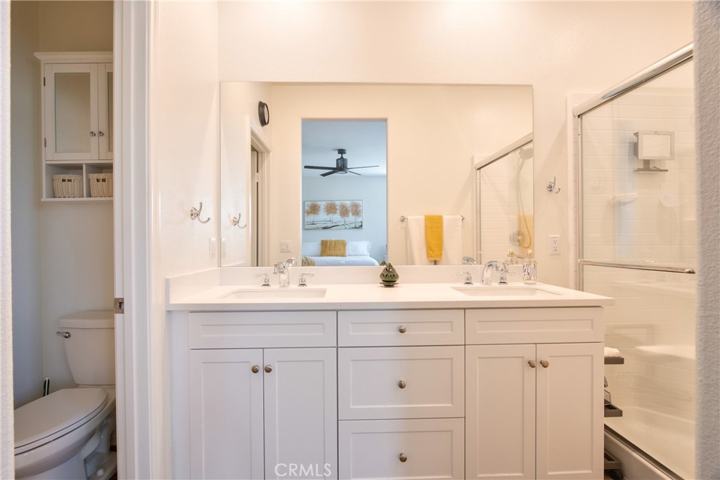 https://media.crmls.org/medias/c638106d-e309-4461-9b6f-b38f323b7b44.jpg?preset=X-Large