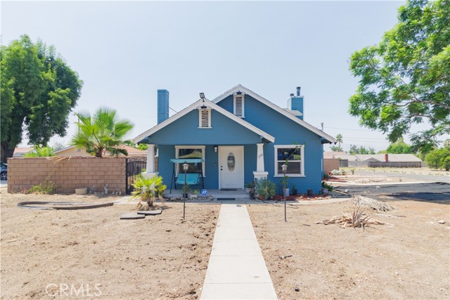 Detail Gallery Image 2 of 45 For 27981 Atlantic Ave, Highland,  CA 92346 - 3 Beds | 2 Baths