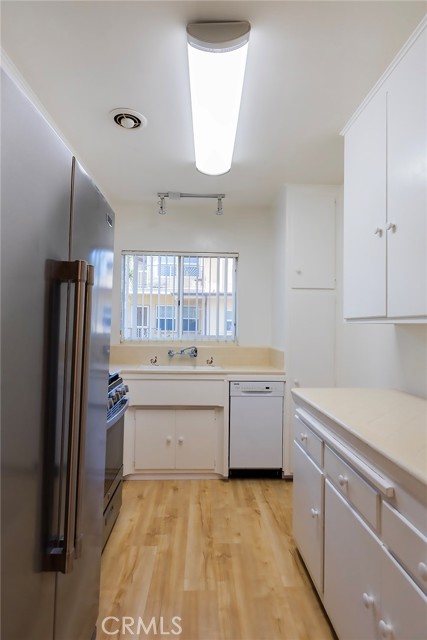 Detail Gallery Image 8 of 14 For 608 Esplanade #2,  Redondo Beach,  CA 90277 - 1 Beds | 1 Baths