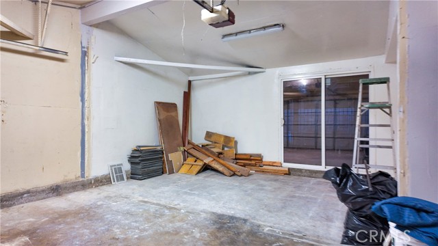 Detail Gallery Image 33 of 38 For 405 S Clara, Santa Ana,  CA 92703 - 3 Beds | 2 Baths