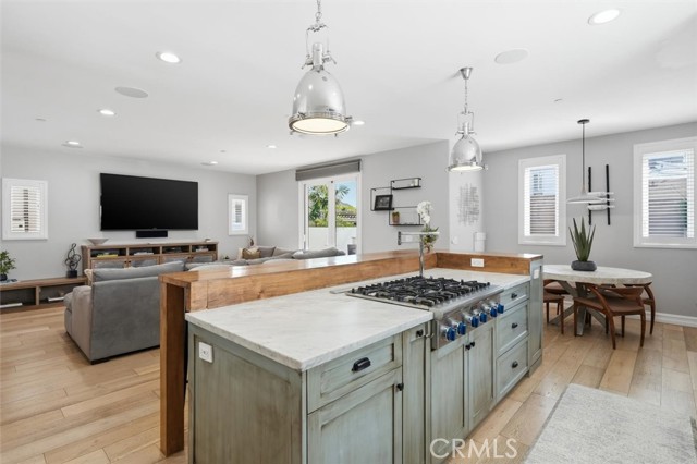 Detail Gallery Image 13 of 71 For 406 S Gertruda, Redondo Beach,  CA 90277 - 5 Beds | 4/1 Baths