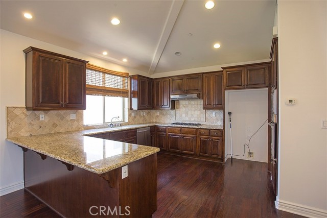 Detail Gallery Image 3 of 17 For 2621 Carnegie Ln #C,  Redondo Beach,  CA 90278 - 3 Beds | 2/1 Baths