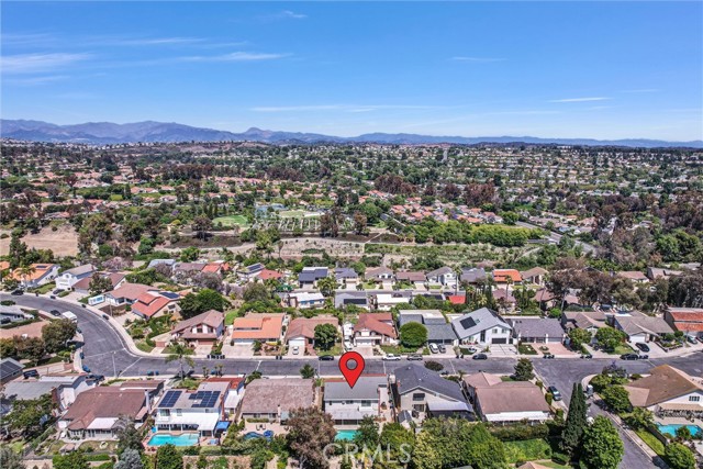 24301 Via Madrugada, Mission Viejo CA: https://media.crmls.org/medias/c63c6d53-d0bf-4ccc-9f89-5bd5fdecc20d.jpg