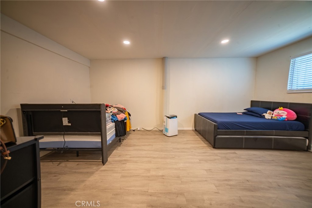 https://media.crmls.org/medias/c63d312a-21ef-42d7-adeb-e51240cdc537.jpg?preset=X-Large