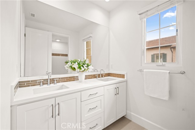 Detail Gallery Image 30 of 75 For 111 Donati, Irvine,  CA 92602 - 4 Beds | 3 Baths