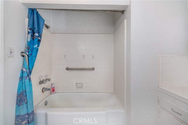 Detail Gallery Image 19 of 35 For 427 S Orchard, Burbank,  CA 91506 - 2 Beds | 1/1 Baths