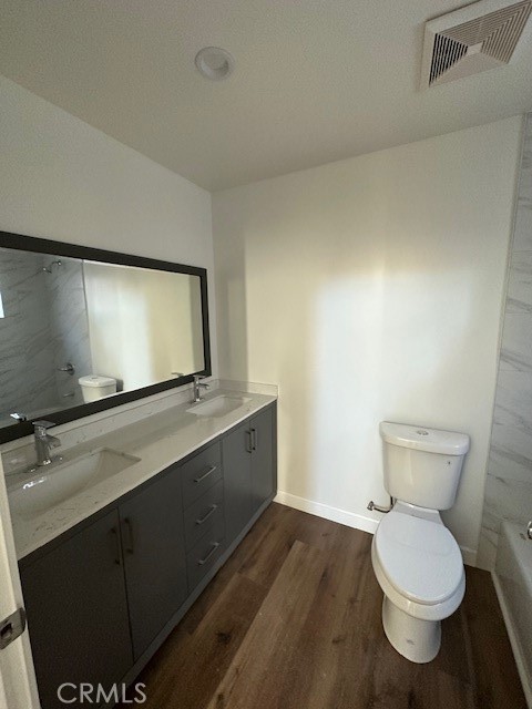 5507 S Manhattan Place, Los Angeles CA: https://media.crmls.org/medias/c63eacc9-4104-498d-8b63-9fc48c5331c5.jpg