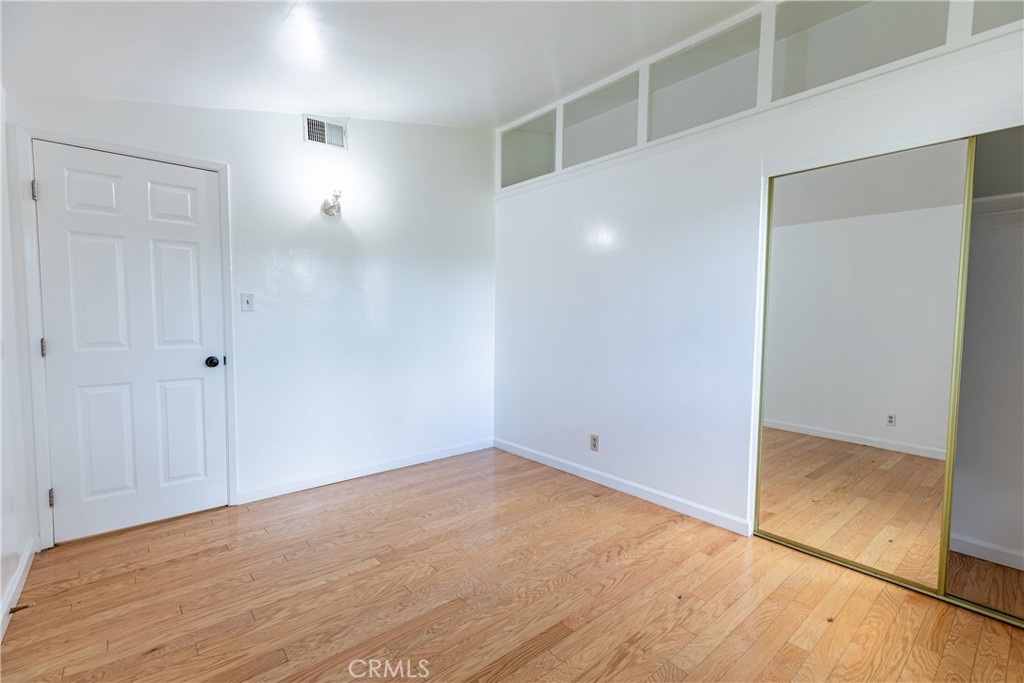 https://media.crmls.org/medias/c63f39eb-bc8b-49ca-96cf-fa2670f515be.jpg?preset=X-Large